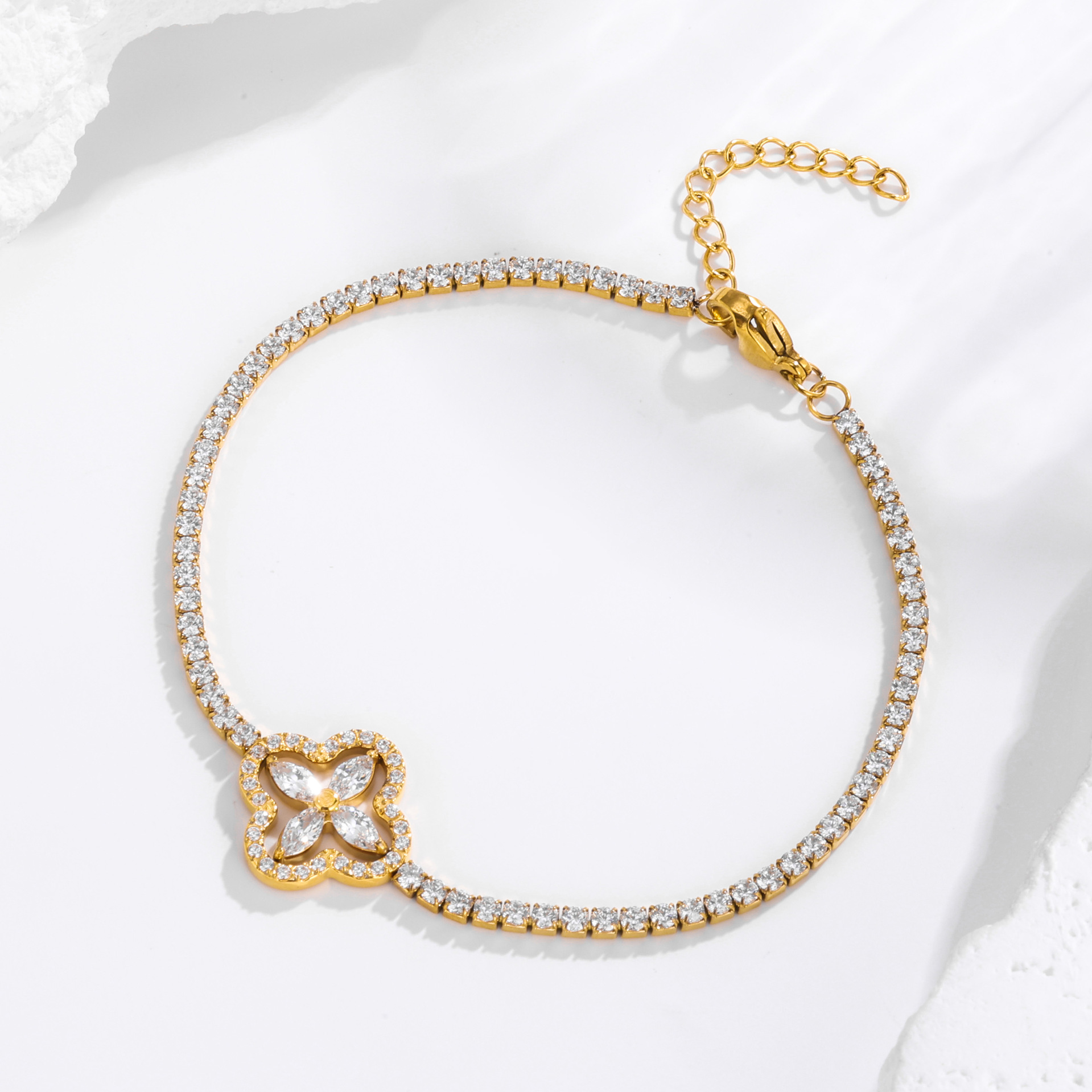 European and American-style Affordable Luxury Stainless Steel Four-Leaf Clover Bracelet and Necklace Set – Direct from a Chinese Manufacturer - 图片 3