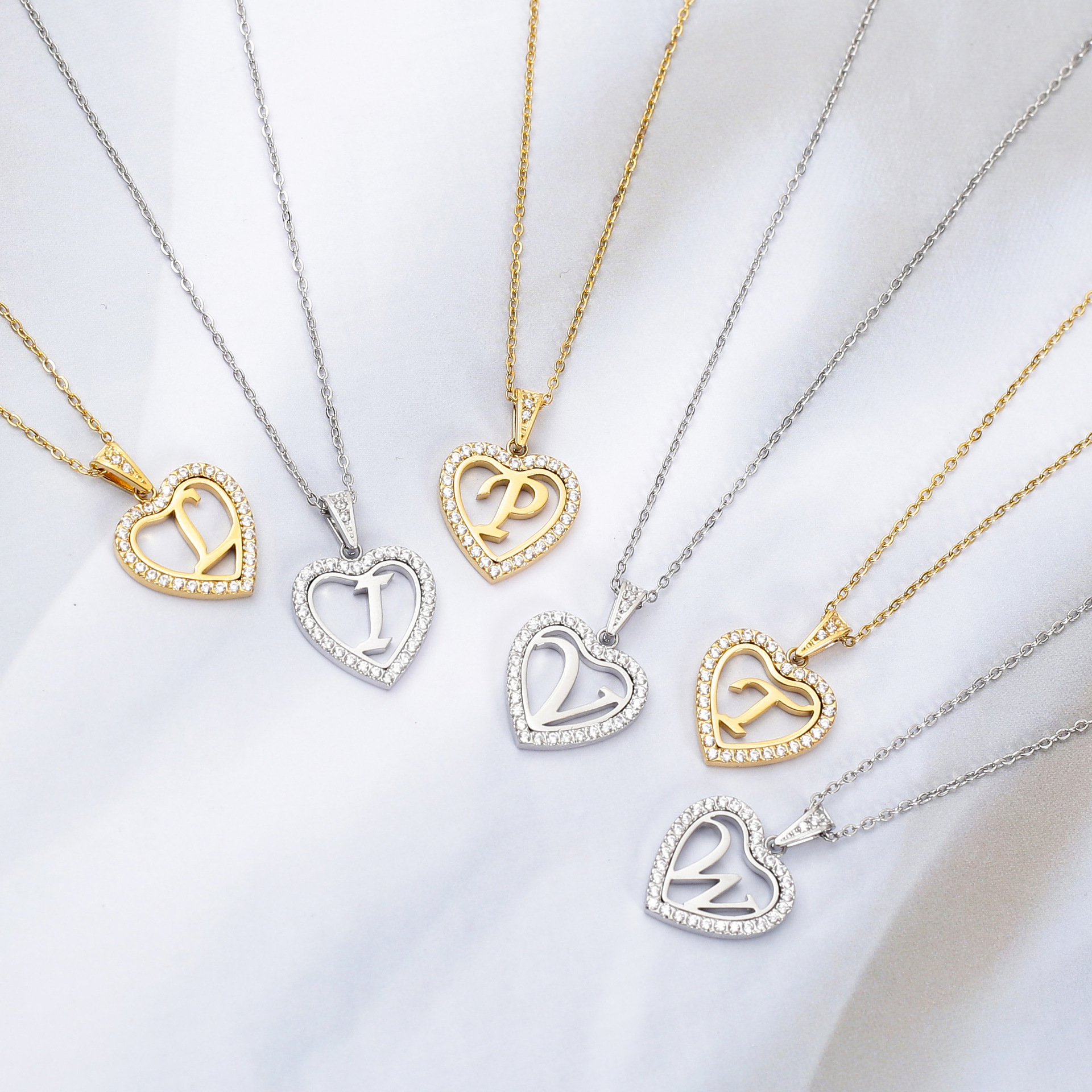 Best-Selling Stainless Steel Heart-Shaped Necklace with 26-Letter Zirconia Pendant - 图片 4