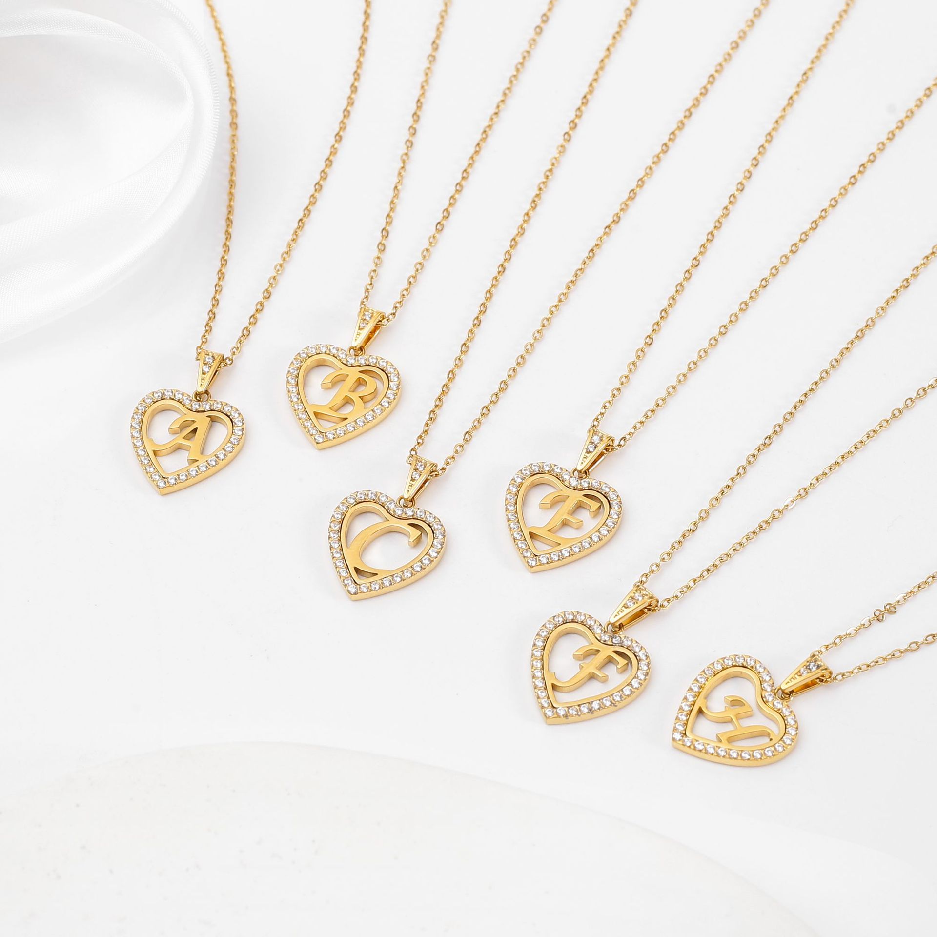 Best-Selling Stainless Steel Heart-Shaped Necklace with 26-Letter Zirconia Pendant - 图片 2