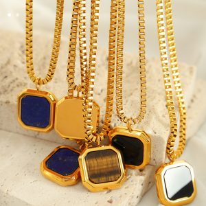 A light luxury retro titanium steel lapis lazuli black onyx geometric square necklace
